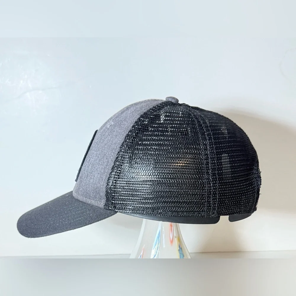 The North Face Two-Tone Gray and Black Hat